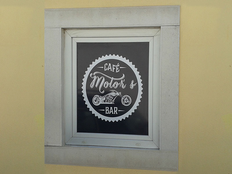 Motors café  janela identidade 