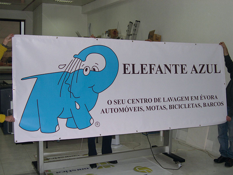 Elefante Azul Centro de Lavagem Lona publicitária