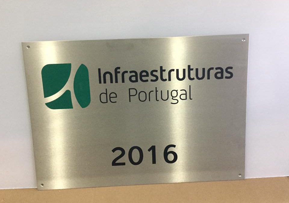 Infraestruturas de Portugal Placa inox