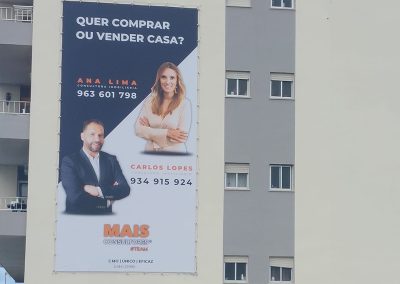 Mais Consultores. Lona Publicitaria grande formato. Impressão e Montagem