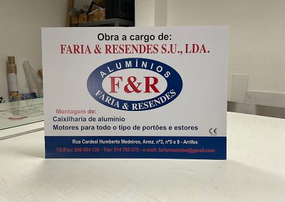 Placas Obra a cargo. Faria e Resendes